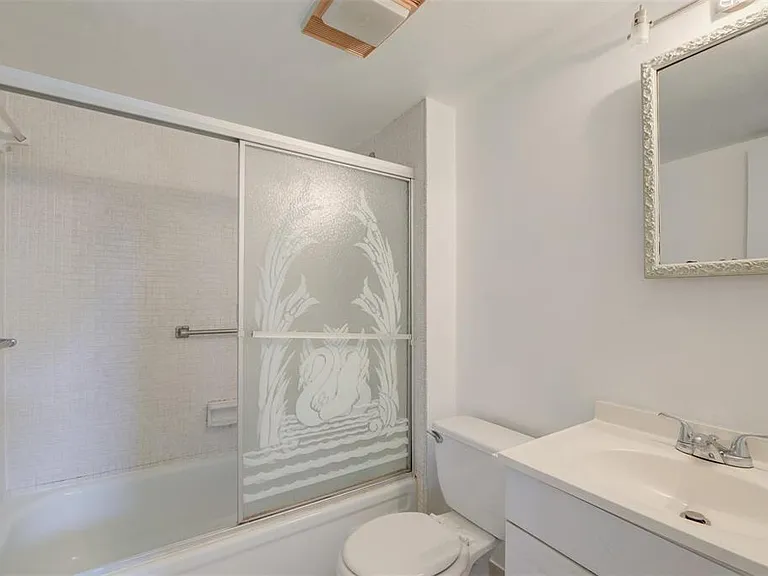113 Royal Park Dr #1H — Photo 15