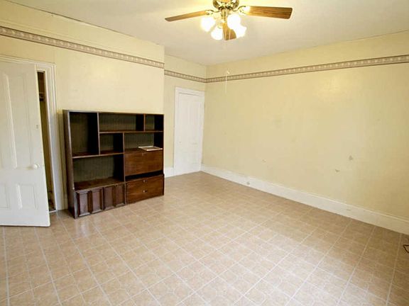 3rd image of 154 Essex St