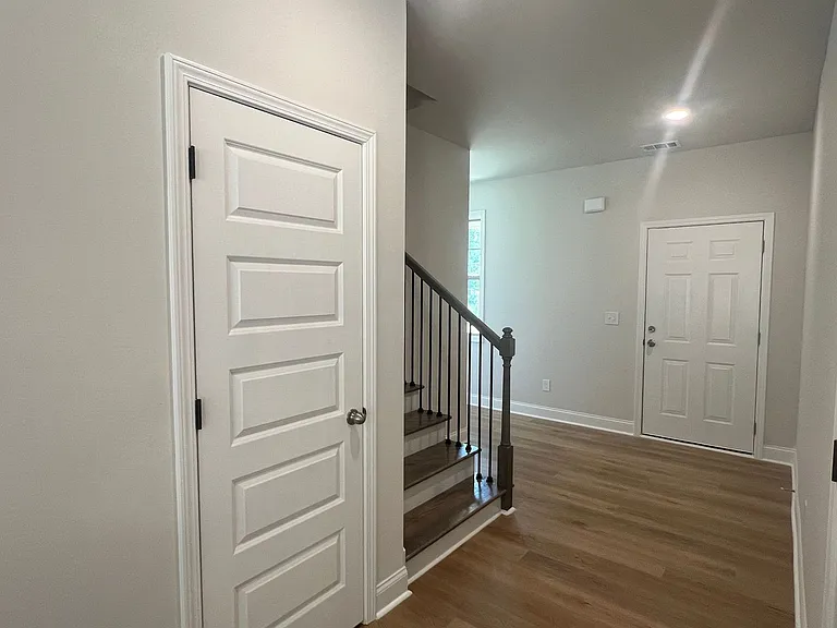 176 Country World Dr — Photo 3