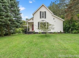 1018 Harding St NW, Grand Rapids, MI 49544
