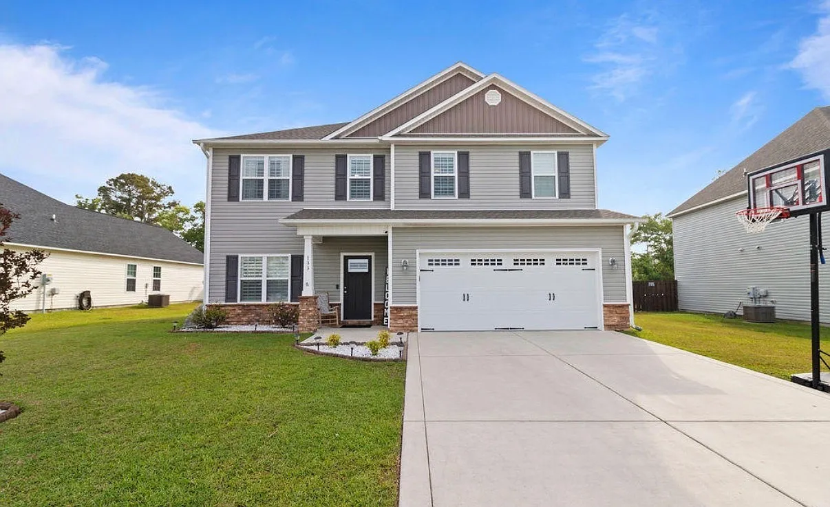 4 bed, 2405 sqft, $2,495 — Photo 1
