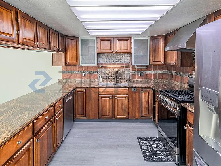 2330 Olive Ave — Photo 12