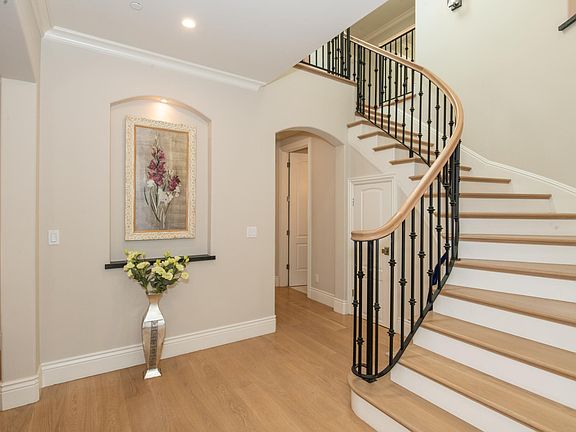 entry to upstair
