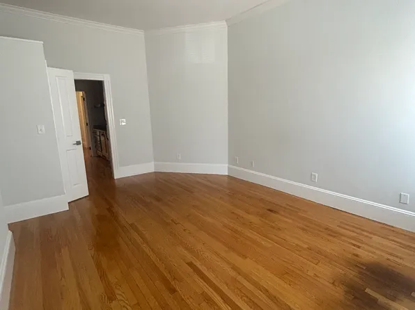 86 W Cedar St, Boston, MA