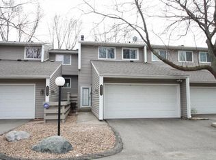 9102 Neill Lake Rd, Eden Prairie, MN 55347