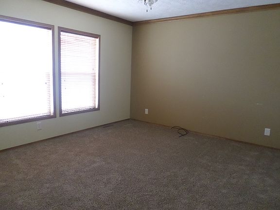 3rd image of 3400 Sagebrush Blvd