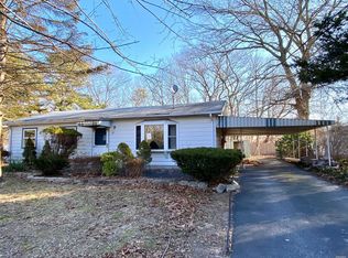 37 Woodville Rd, Middle Island, NY 11953