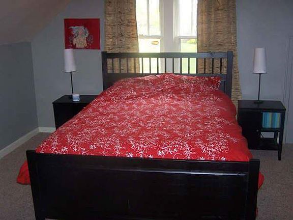 Upper level bedroom 2