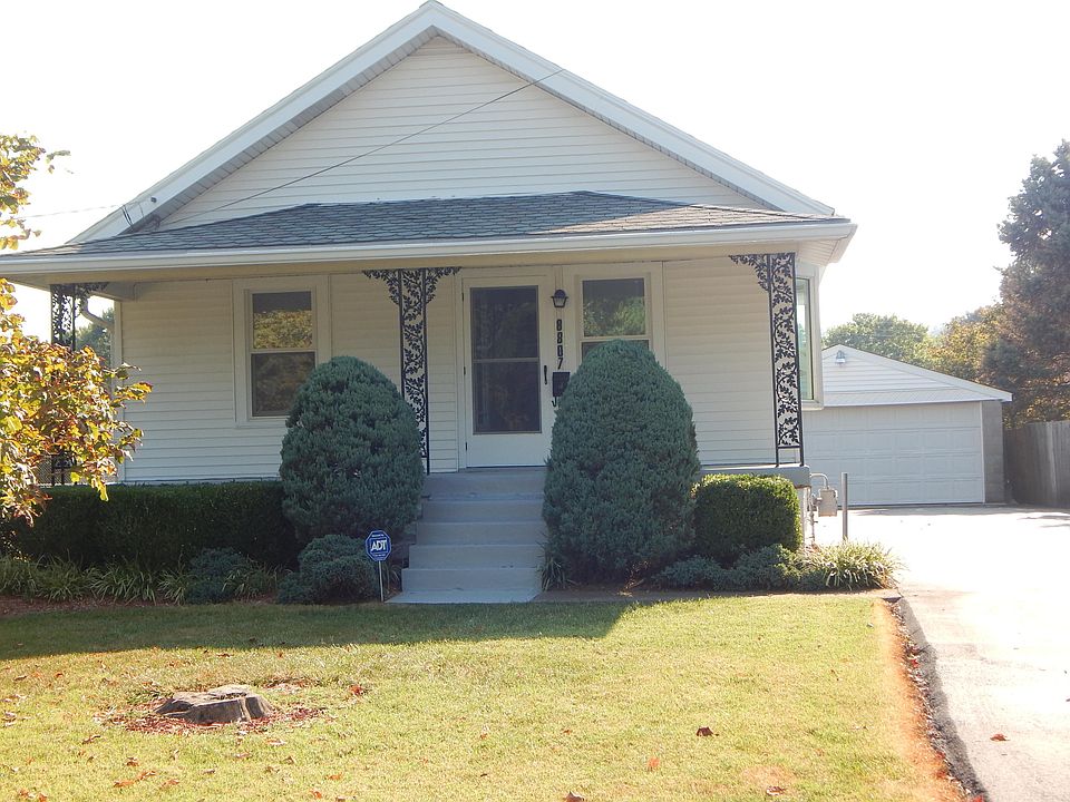 1st image of 8807 Thompson Ln