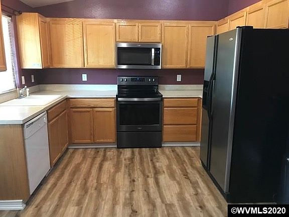 4th image of 1034 Hawaii St SE