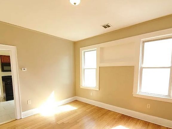 5th image of 44 Underwood St #2R