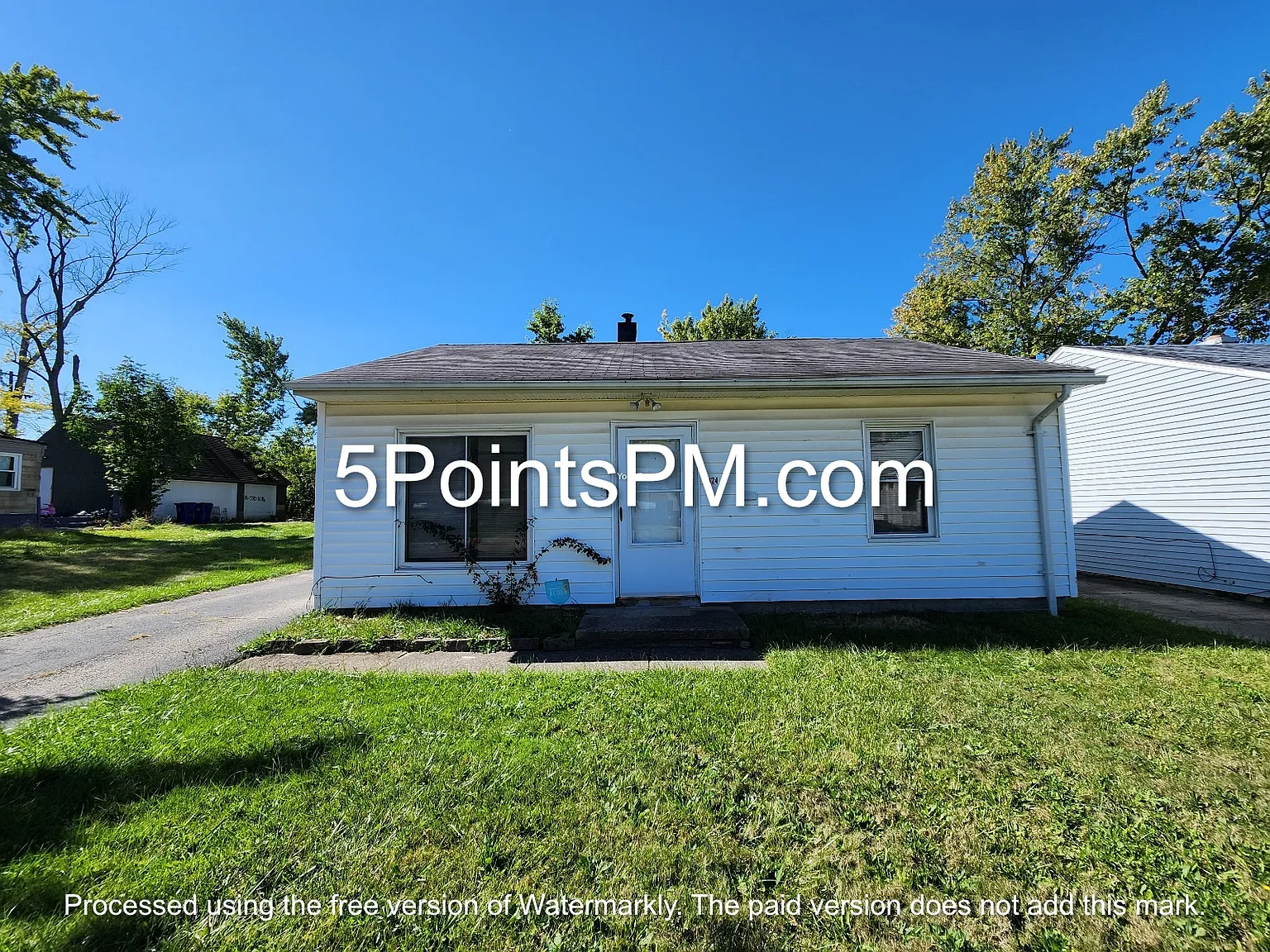 4424 E 158th St photo 1