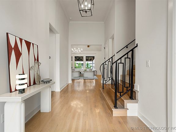 4th image of 10010 S Hudson Pl