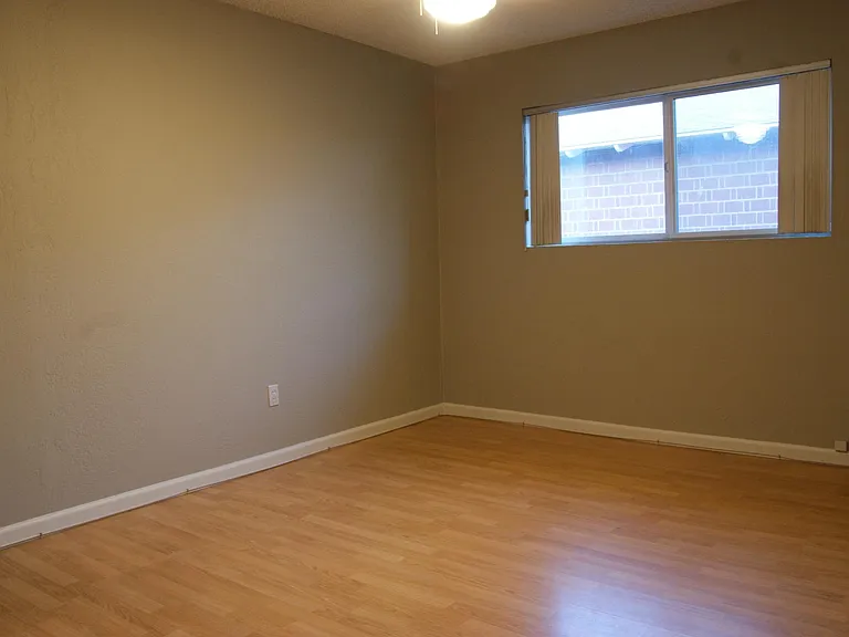 Bed 4 with walkin closet