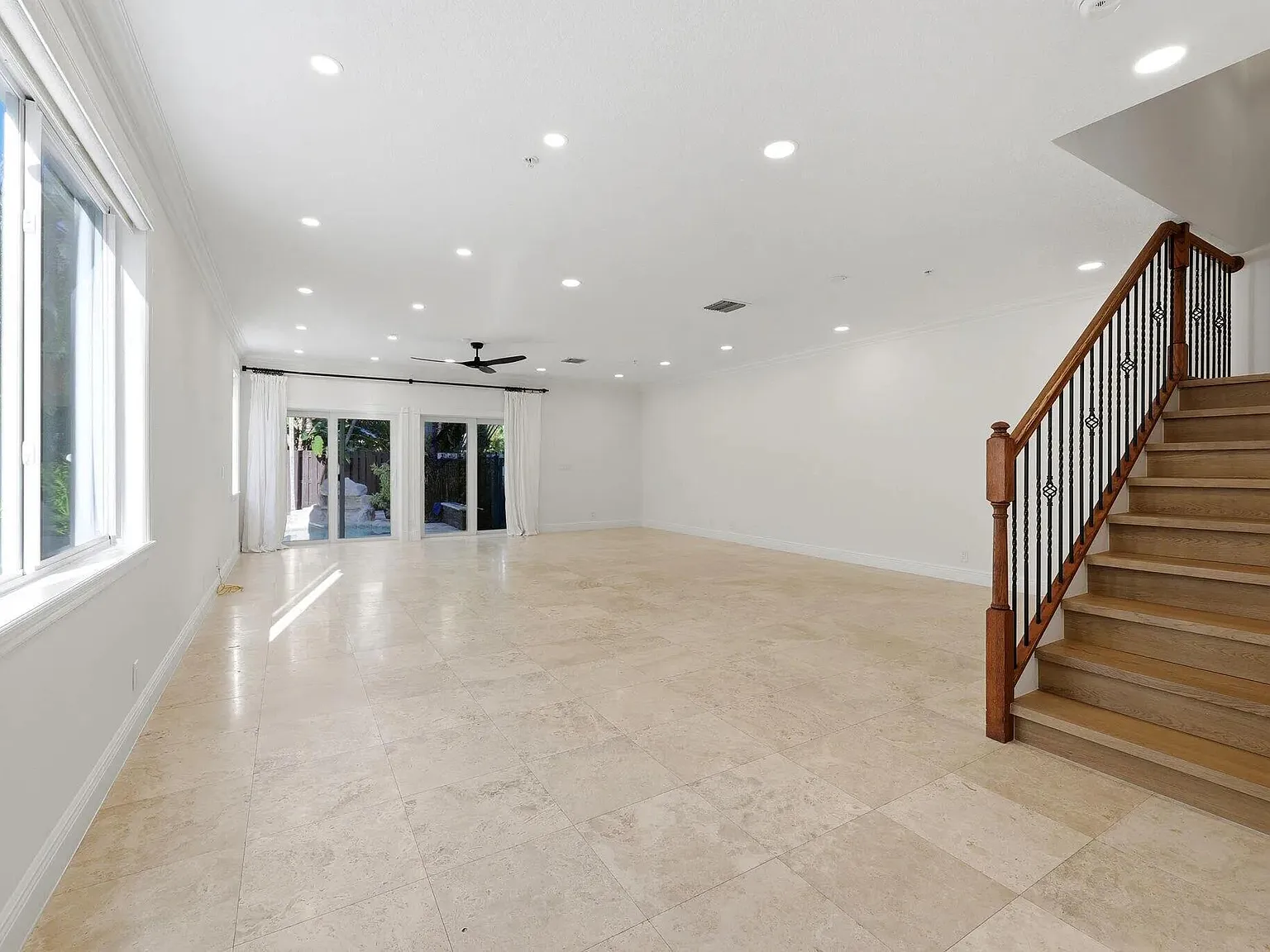 4 bed, 4.0 bath, 3088 sqft, $6,450 — Photo 3