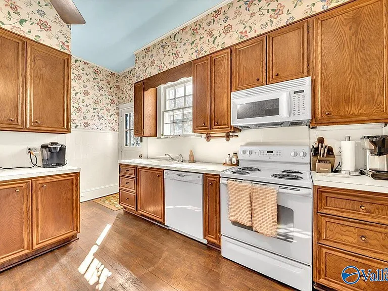 412 College Ave — Photo 13