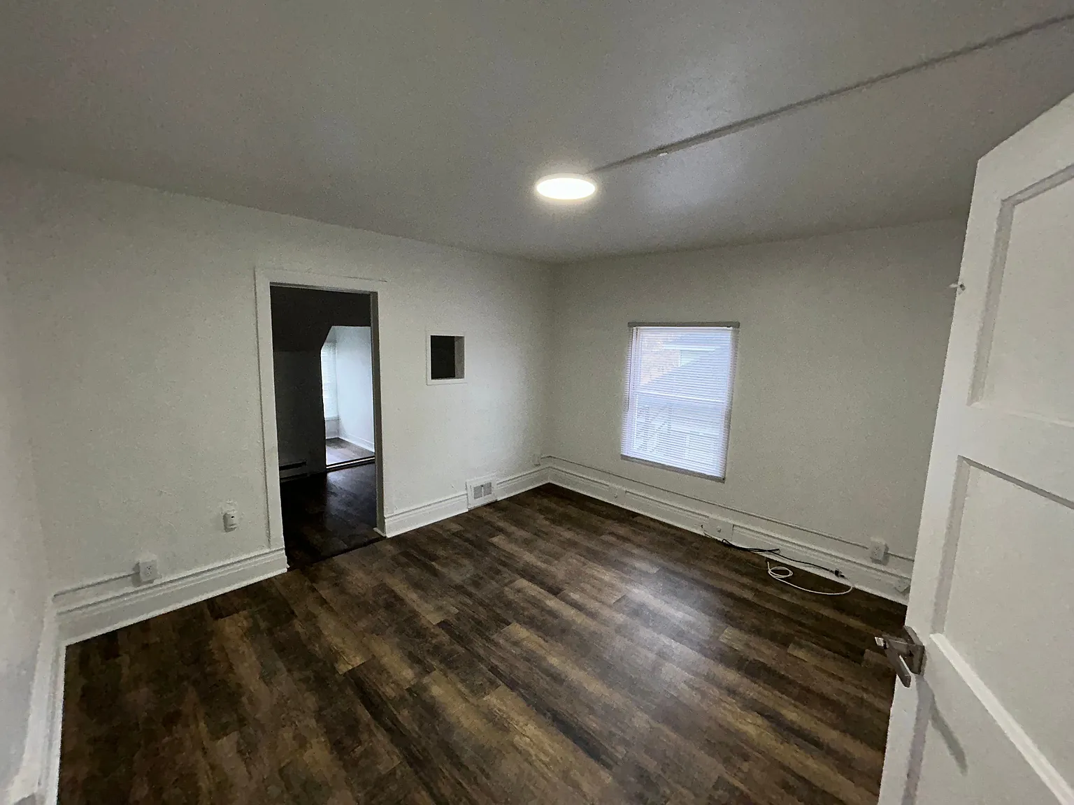 Studio, 1.0 bath, $950 — Photo 2