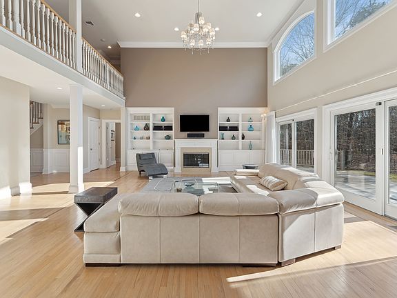 5th image of 11 Arbutus Rd