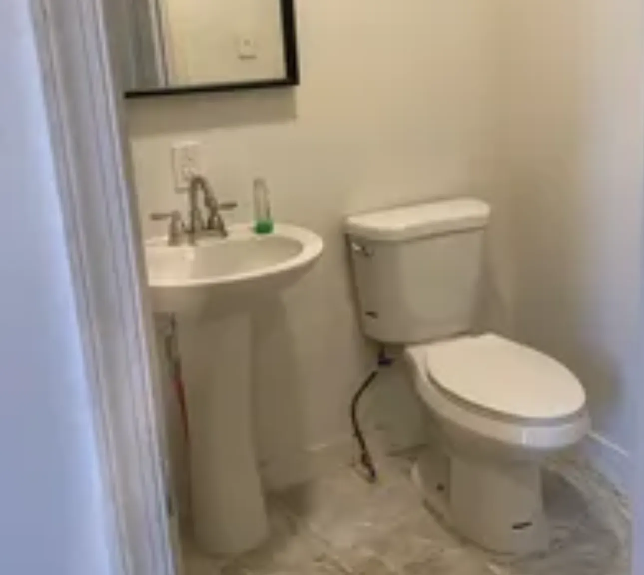 Studio, 250 sqft, $680 — Photo 2