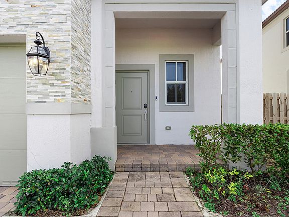 4th image of 2441 NW 131st St #2441