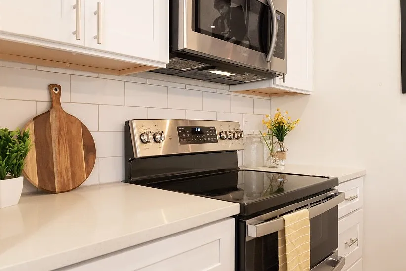 1 bed, 400 sqft, $1,850 — Photo 3
