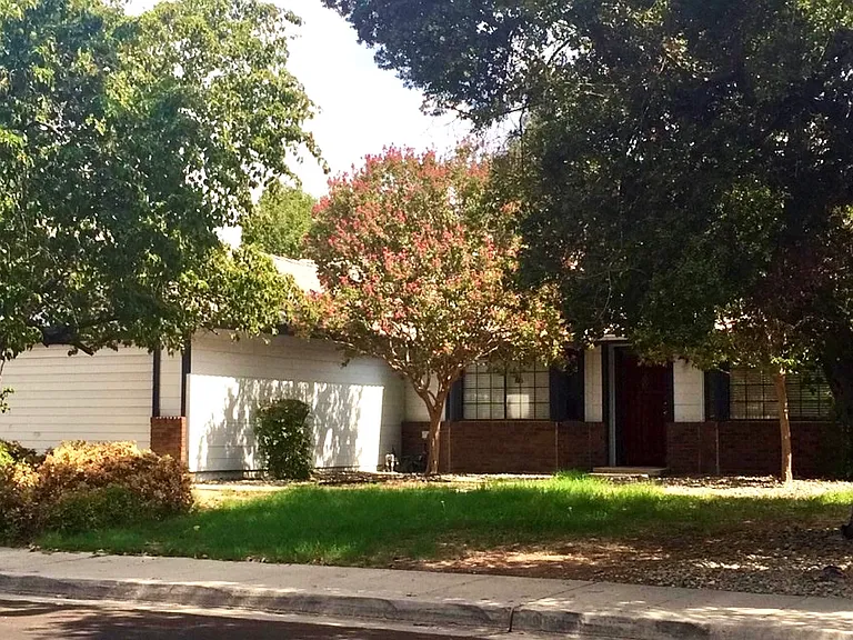 383 Joshua Ave — Photo 2
