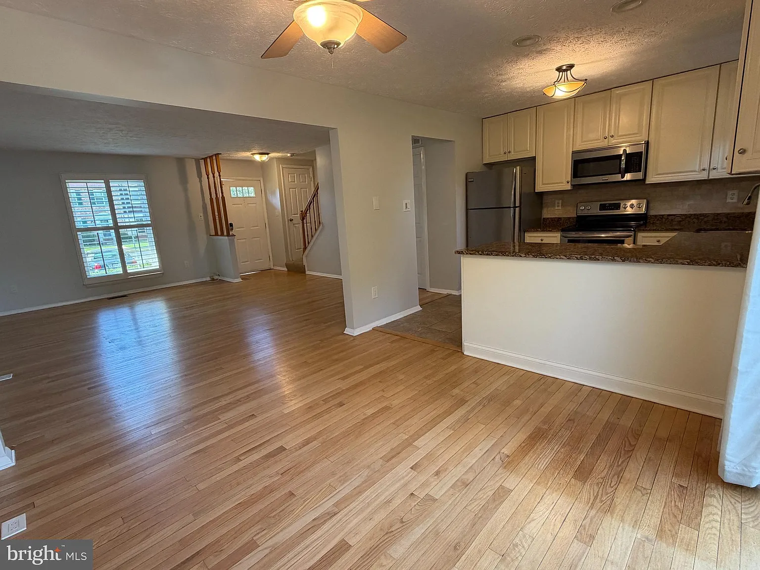 3 bed, 1.5 bath, 1500 sqft, $2,600 — Photo 4