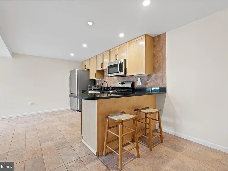 441 21st St NE #B — Photo 12