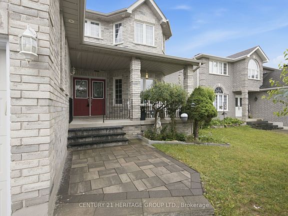 3rd image of 21 Silvercreek Cres