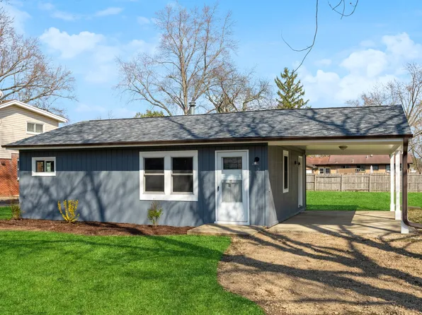2408 Hyde Park Ave, Holiday Hills, IL 60051