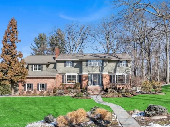 44 Maple Dr, North Caldwell Boro, NJ 07006