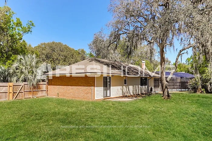 1258 Palm Dr — Photo 14