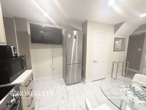 3rd image of 7 White Rd #2