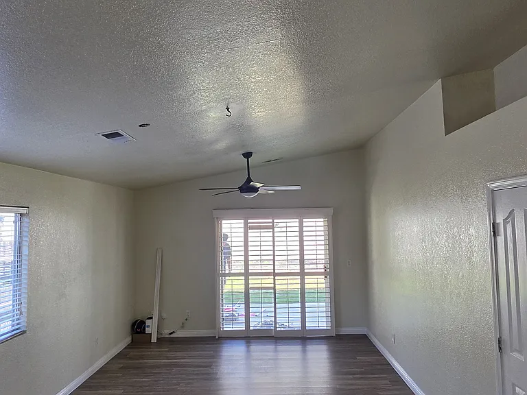 1387 Nicole Ave — Photo 14