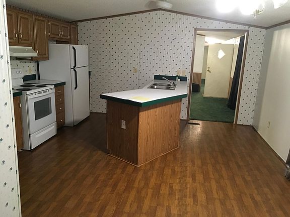 Open kitchen floor plan