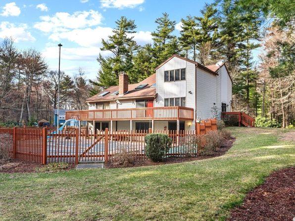55 Hill St, Lakeville, MA 02347