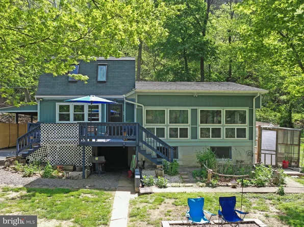 13688 Cacapon Rd, Great Cacapon, WV 25422