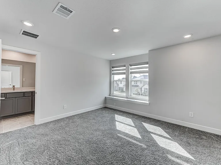 9522 Rialto Creek Dr — Photo 40