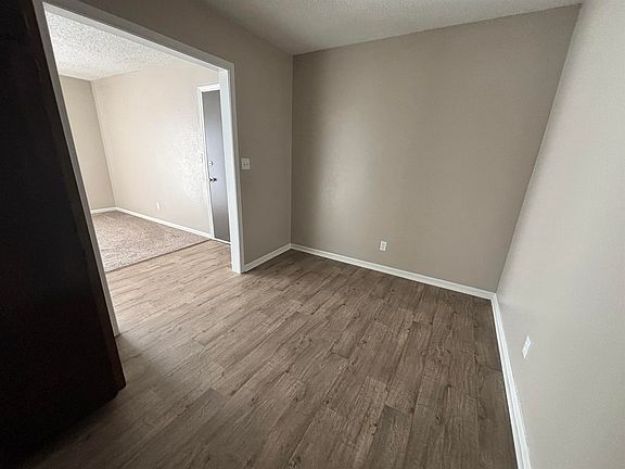 5th image of 431-433-435 N Bluegrass Dr #431-8