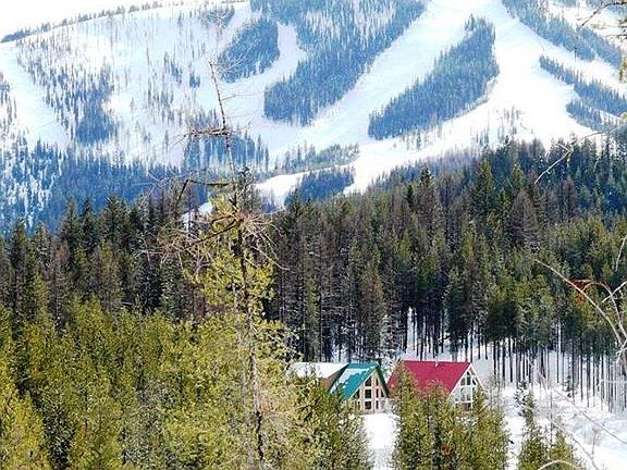 3rd image of 3258 Crest Dr