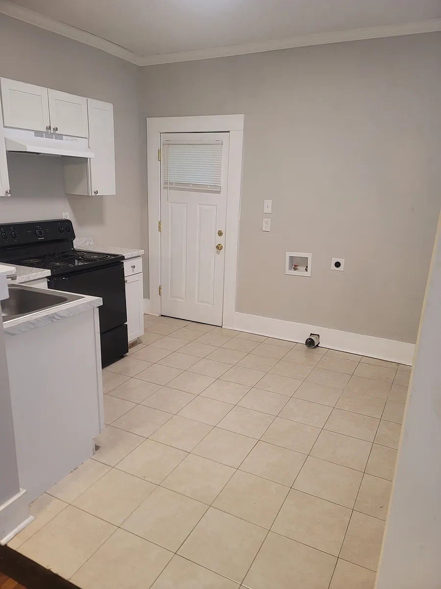 Kitchen - 919 Aubra Rd