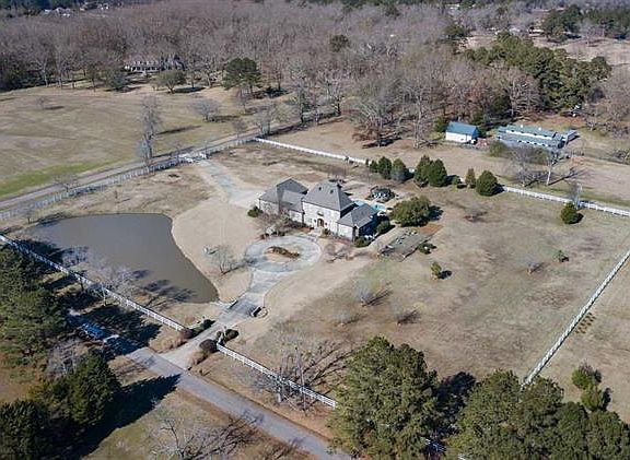 2nd image of 110 Dogwood Ln