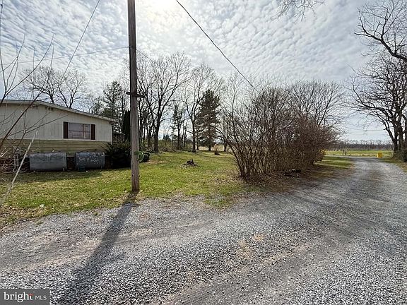 3rd image of 376 Logie Ln