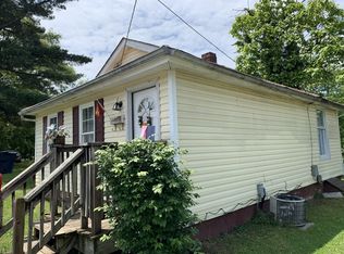 1134 Cove Rd NW, Roanoke, VA 24017