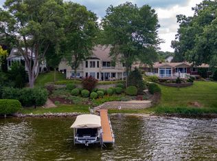 38950 N Cedar Crest Dr, Lake Villa, IL 60046