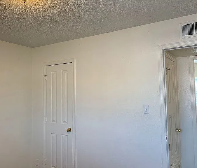 370 Atrisco Dr SW #12 — Photo 18