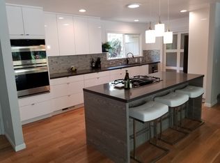 3727 Sleepy Hollow Dr, Santa Rosa, CA 95404