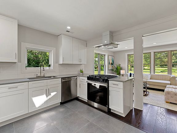 4th image of 1N531 Newton Ave