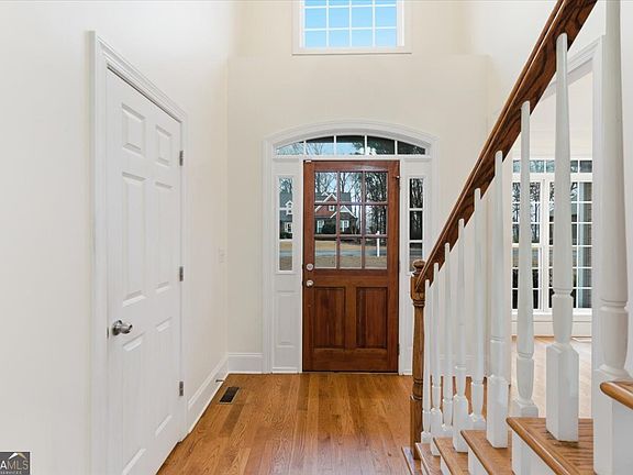 5th image of 16 Quarter Horse Dr NW