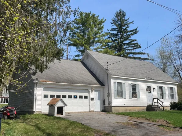 49 Elizabeth St, Whitehall, NY 12887